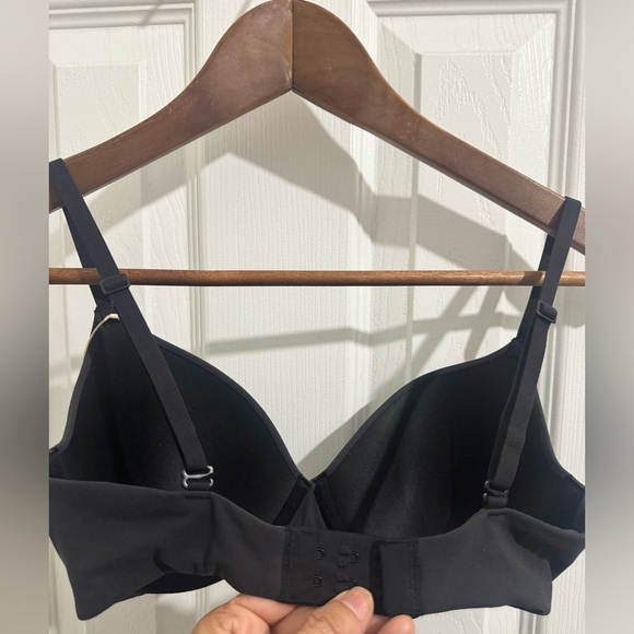 SKIMS FITS EVERYBODY T-Shirt Black Bra - Picture 2 of 4